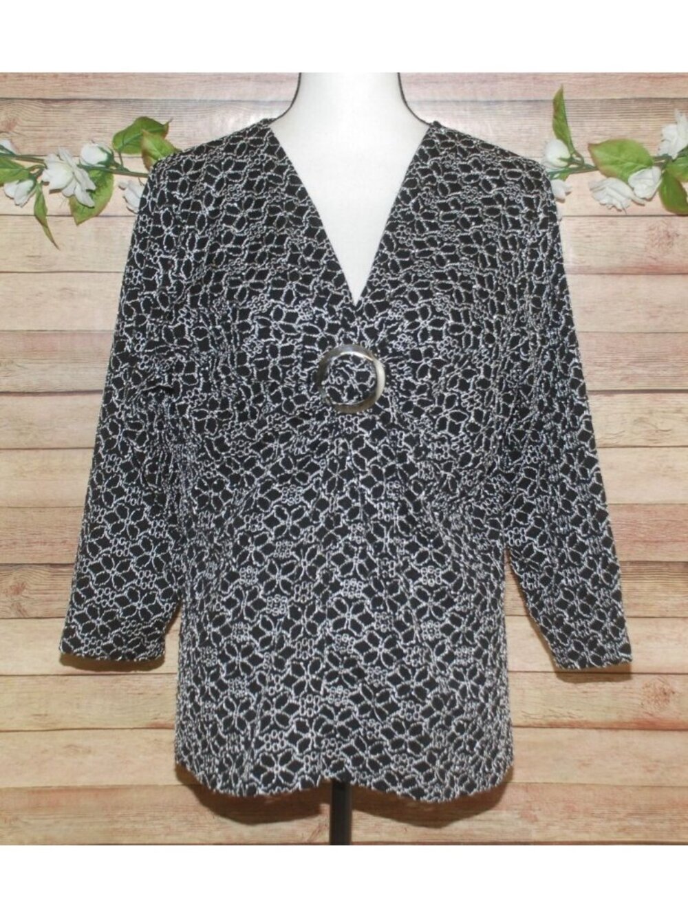 Josephine Chaus Blouse Size XL Black White Embroidered Floral Career Stretch